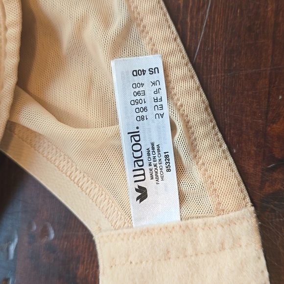 Wacoal Tan Contour Bra with Adjustable Straps - Picture 2 of 3